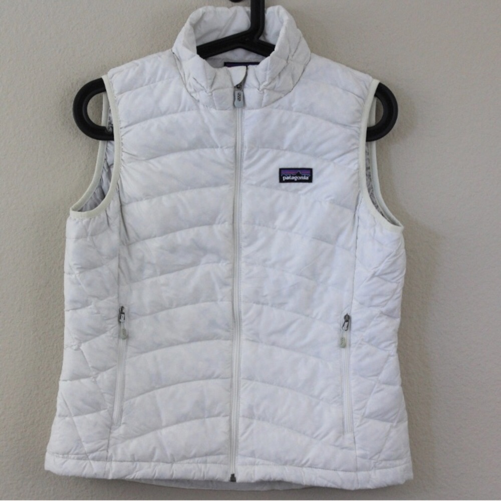 Small white Patagonia small down vest!!